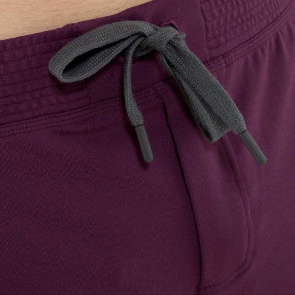 Lululemon Anti-Gravity Short Plum - Picture 4 of 13
